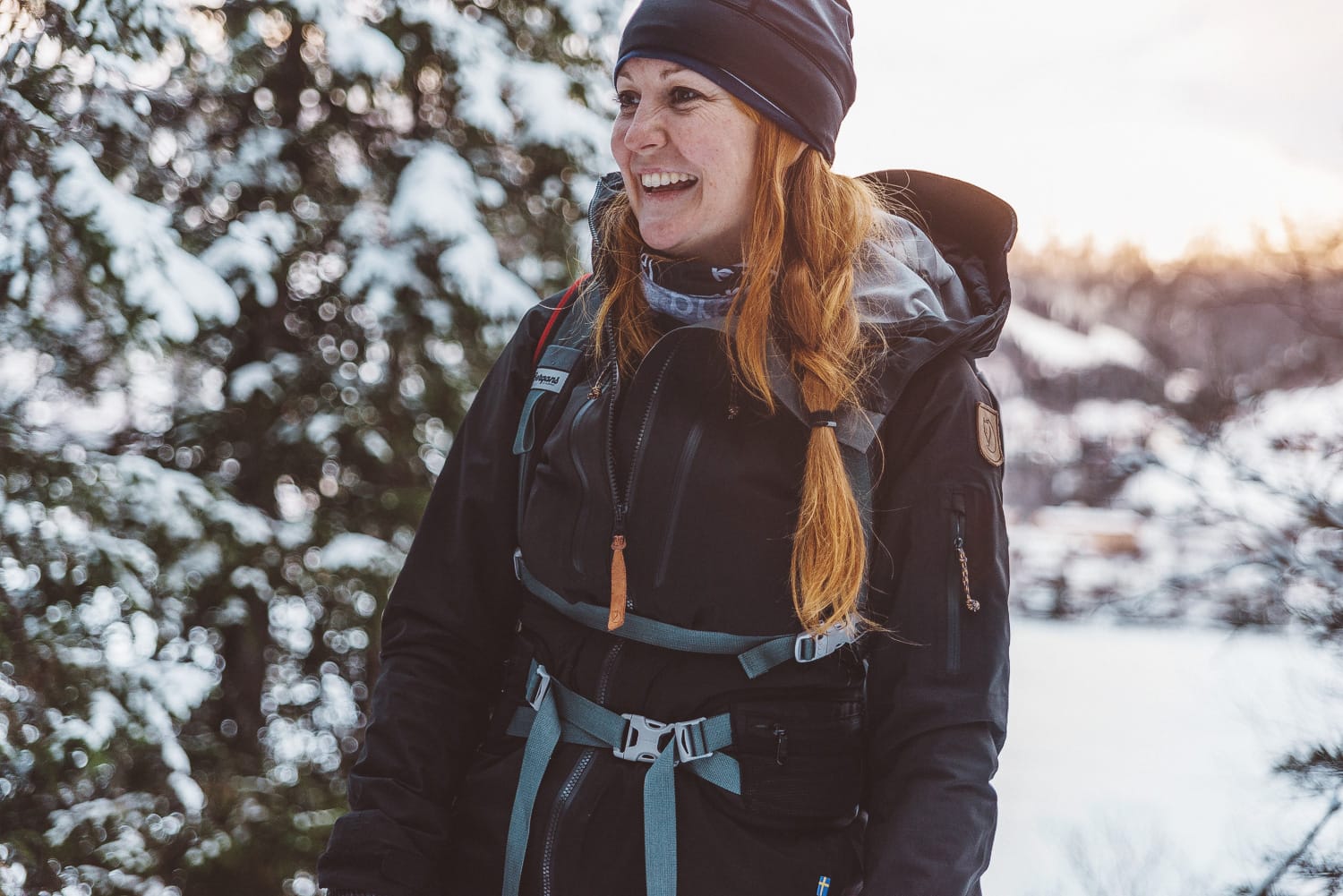 Hiking with snowshoes in Åre | Photo © Rania Rönntoft | Northbound Journeys | www.northboundjourneys.com